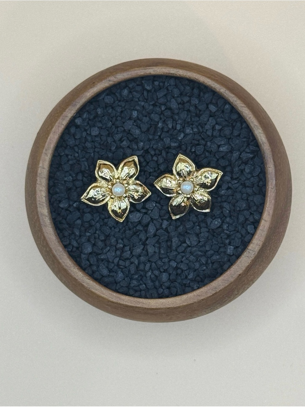 Vintage AVON Gold Flower Faux Pearl Center Stud Earrings